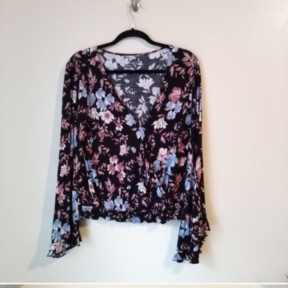 American Eagle soft and sexy floral blouse